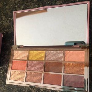 Ciatè London velvet eyeshadow palette